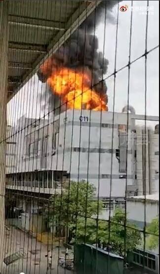 最新爆料深圳富士康,揭秘智能化生产线背后的秘密!”